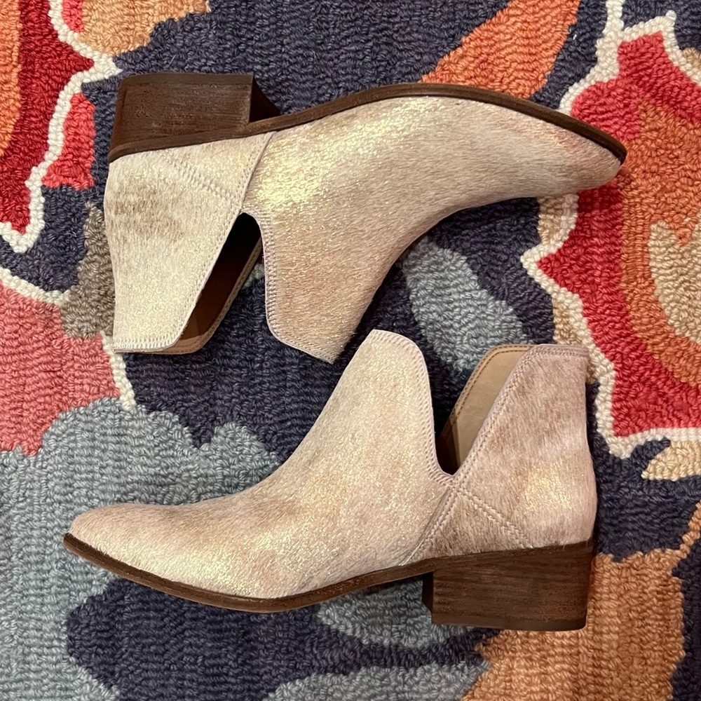 Kaanas Colored Cowhide Bootie
